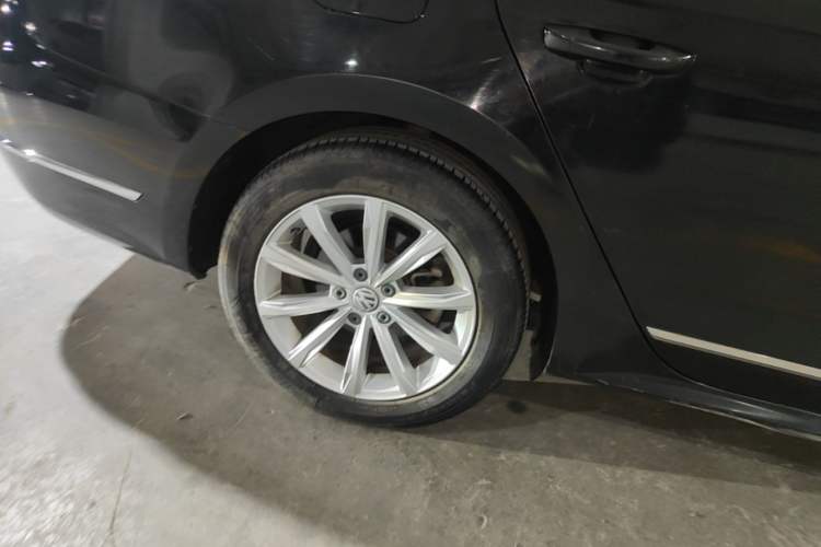 Used Volkswagen Passat 2017 330TSI DSG Luxury Edition Right Rear Wheel Hub