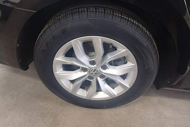 Used Volkswagen Passat 2017 280TSI DSG Luxury Edition Right Rear Wheel Hub