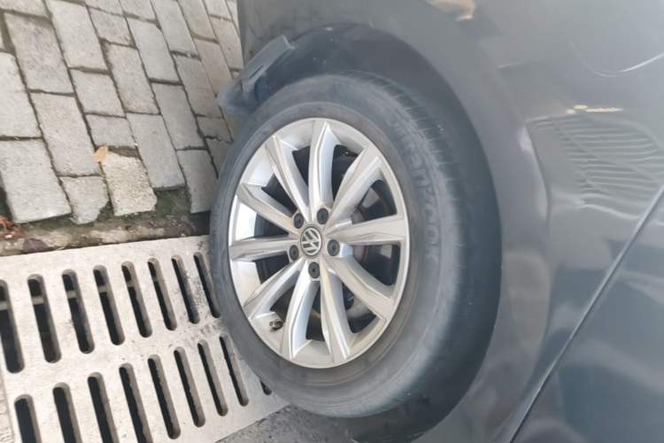 Used Volkswagen Passat 2017 330TSI DSG Luxury Edition Right Rear Wheel Hub
