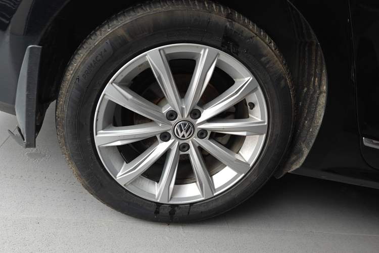 Used Volkswagen Passat 2017 330TSI DSG Luxury Edition Right Rear Wheel Hub