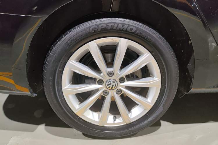 Used Volkswagen Passat 2017 330TSI DSG Luxury Edition Right Rear Wheel Hub