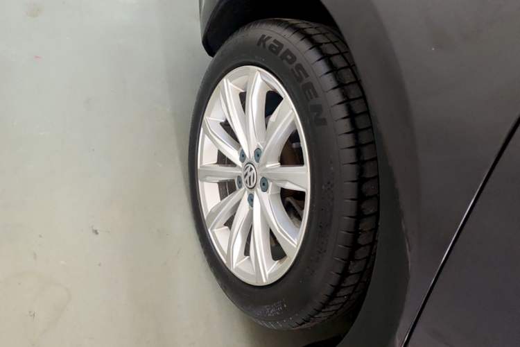 Used Volkswagen Passat 2017 330TSI DSG Luxury Edition Right Rear Wheel Hub