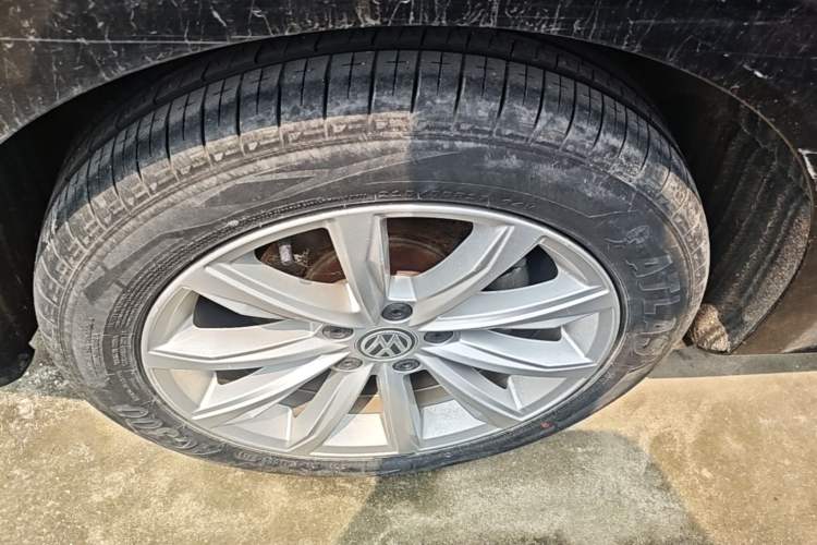 Used Volkswagen Passat 2017 330TSI DSG Luxury Edition Right Rear Wheel Hub