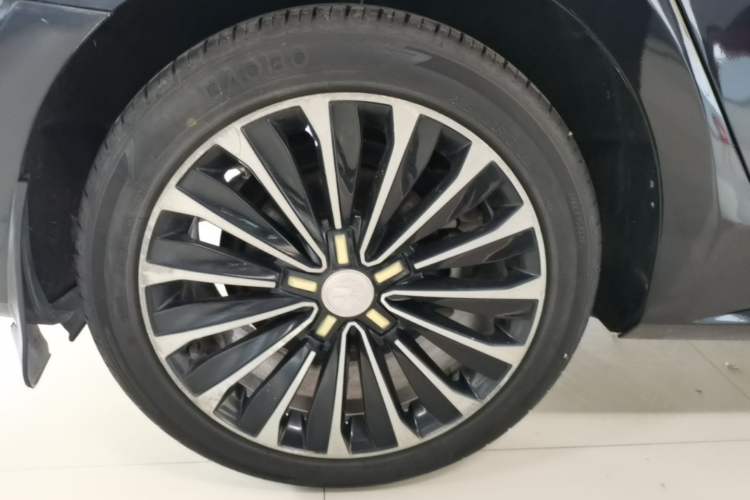 Used Volkswagen Passat 2017 330TSI DSG Luxury Edition Right Rear Wheel Hub