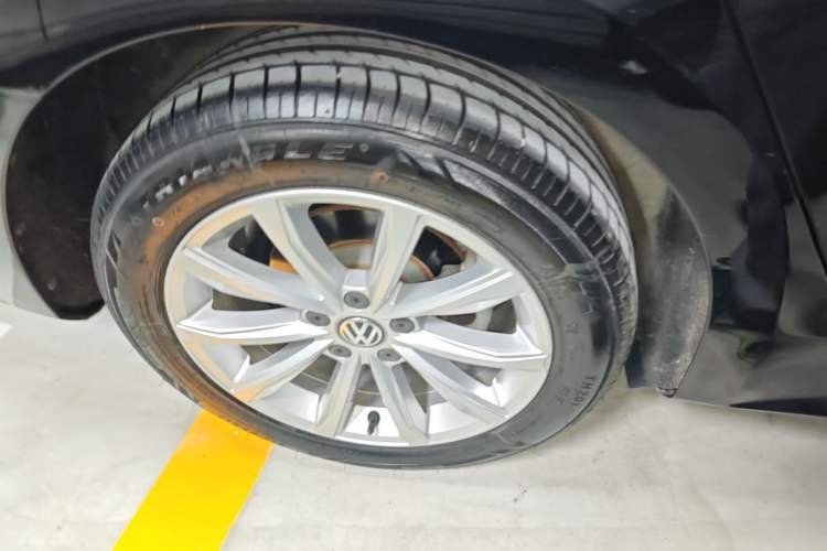 Used Volkswagen Passat 2017 330TSI DSG Luxury Edition Right Rear Wheel Hub