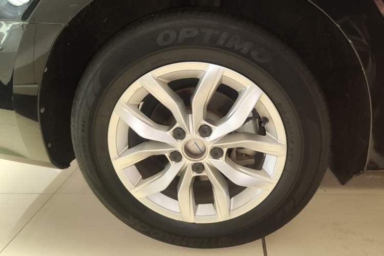 Used Volkswagen Passat 2017 280TSI DSG Luxury Edition Right Rear Wheel Hub