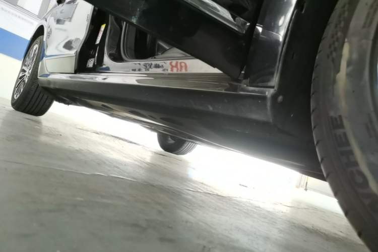 Used Volkswagen Passat 2017 330TSI DSG Luxury Edition Right Side Sill