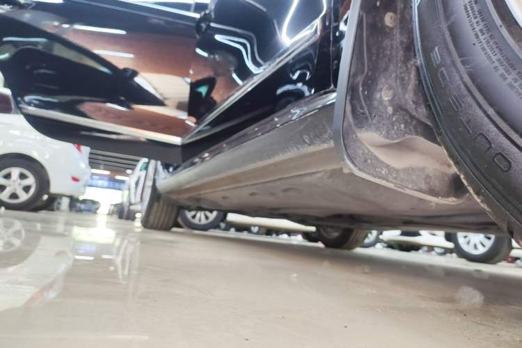 Used Volkswagen Passat 2017 330TSI DSG Luxury Edition Right Side Sill