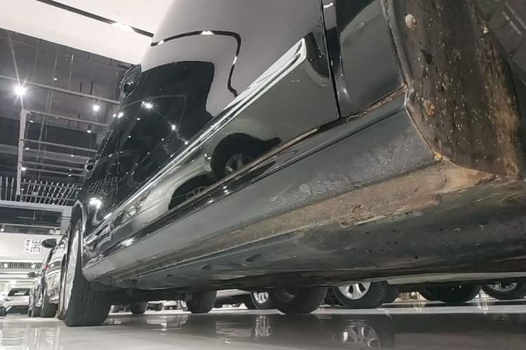 Used Volkswagen Passat 2017 330TSI DSG Luxury Edition Right Side Sill