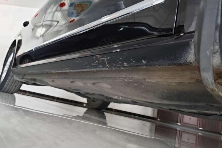 Used Volkswagen Passat 2017 280TSI DSG Luxury Edition Right Side Sill