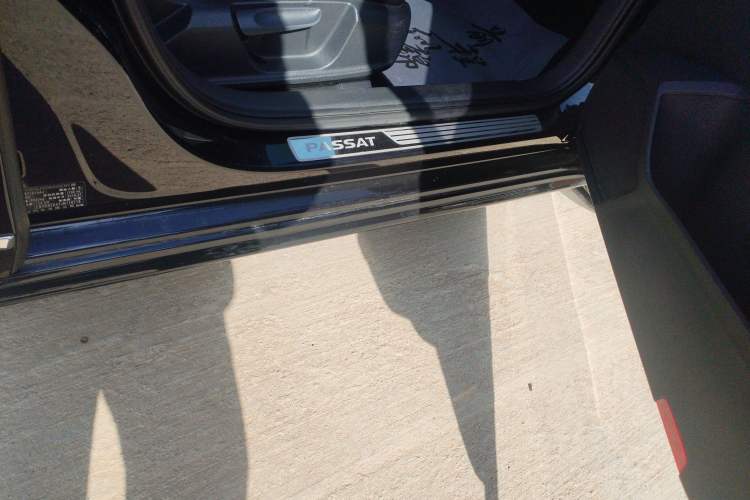 Used Volkswagen Passat 2017 1.8TSI DSG Government Procurement Version (CEA Engine) Right Side Sill