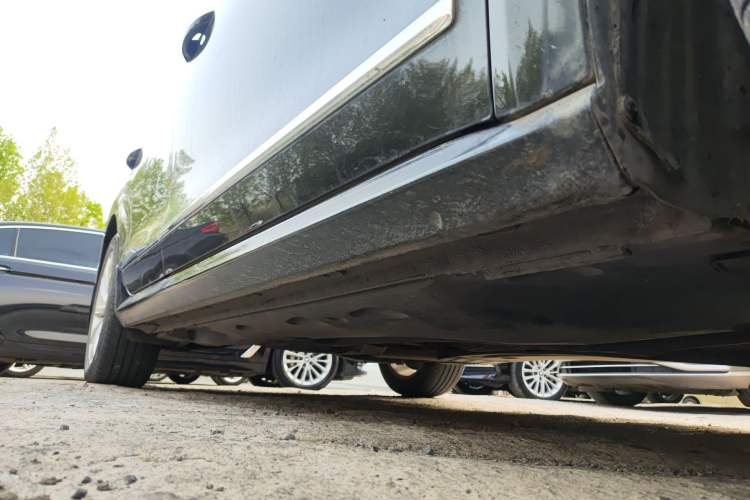 Used Volkswagen Passat 2017 280TSI DSG Luxury Edition Right Side Sill