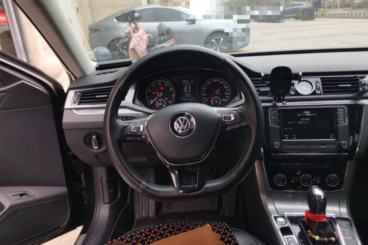 Used Volkswagen Passat 2017 330TSI DSG Luxury Edition Steering Wheel