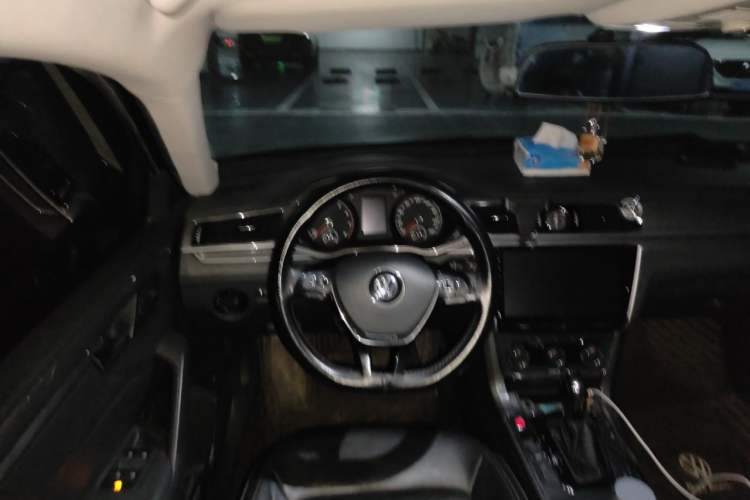 Used Volkswagen Passat 2017 280TSI DSG Luxury Edition Steering Wheel