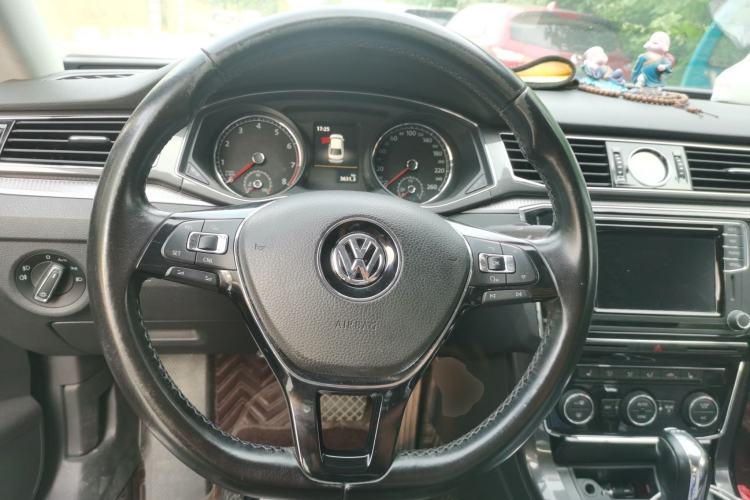 Used Volkswagen Passat 2017 330TSI DSG Prestige Edition Steering Wheel