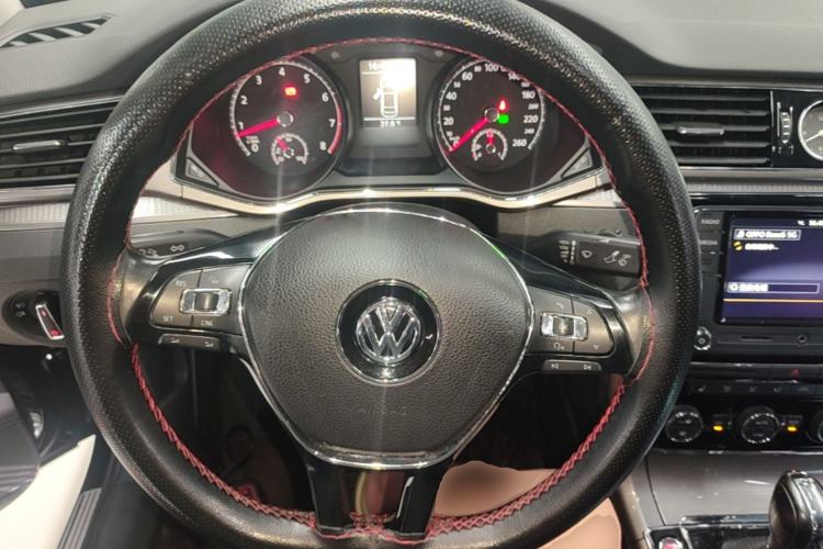 Used Volkswagen Passat 2017 330TSI DSG Luxury Edition Steering Wheel