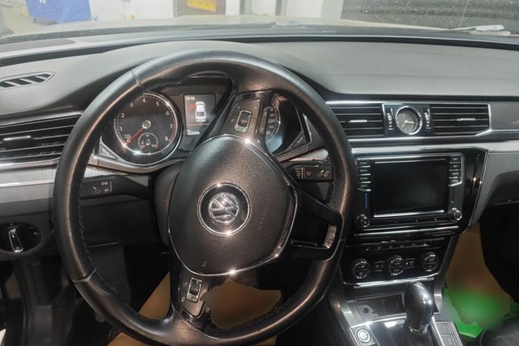 Used Volkswagen Passat 2017 330TSI DSG Prestige Edition Steering Wheel
