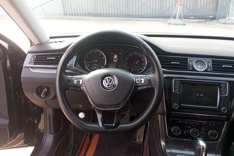 Used Volkswagen Passat 2017 330TSI DSG Prestige Edition Steering Wheel