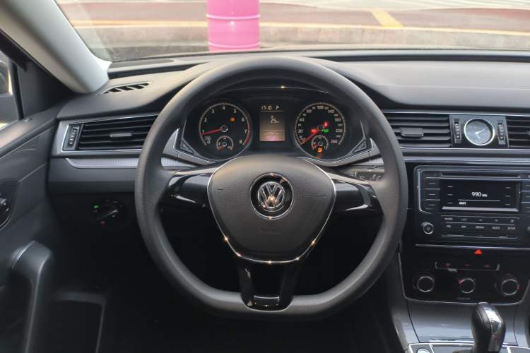 Used Volkswagen Passat 2017 1.8TSI DSG Government Procurement Version (CEA Engine) Steering Wheel