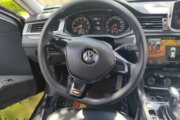 Used Volkswagen Passat 2017 280TSI DSG Luxury Edition Steering Wheel