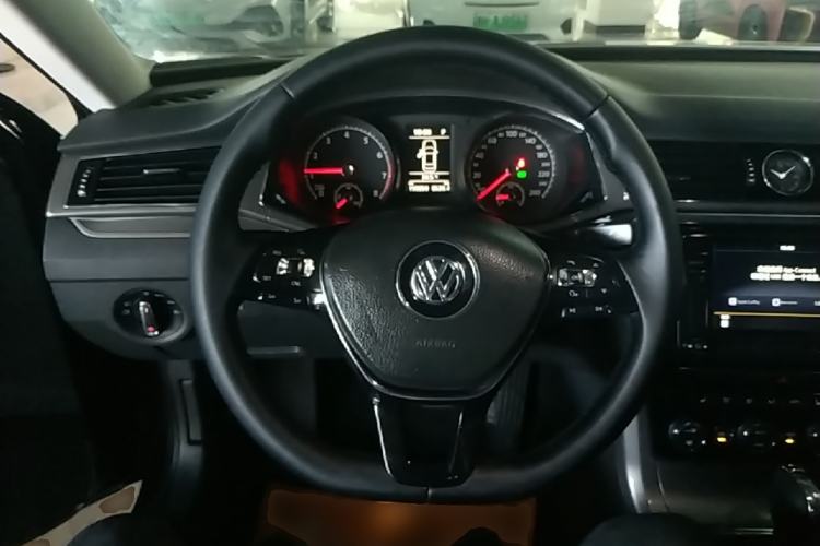 Used Volkswagen Passat 2017 330TSI DSG Luxury Edition Steering Wheel