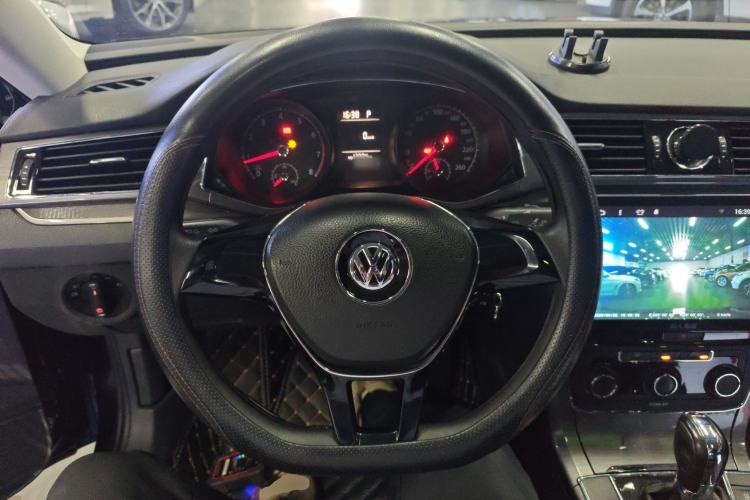 Used Volkswagen Passat 2017 280TSI DSG Luxury Edition Steering Wheel
