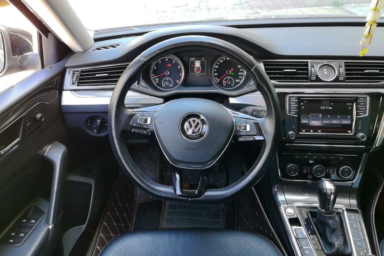 Used Volkswagen Passat 2017 330TSI DSG Prestige Edition Steering Wheel