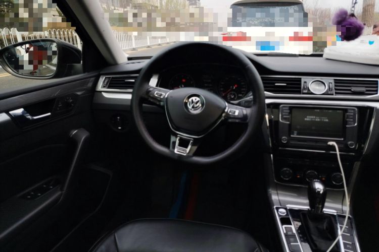 Used Volkswagen Passat 2017 330TSI DSG Luxury Edition Steering Wheel