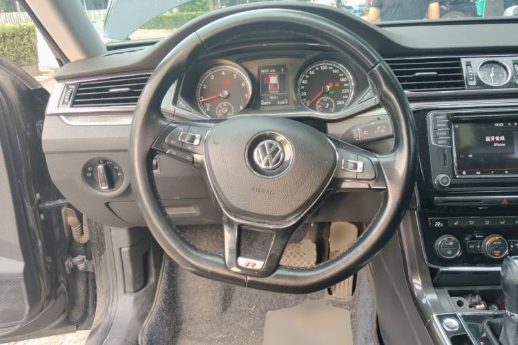 Used Volkswagen Passat 2017 330TSI DSG Prestige Edition Steering Wheel