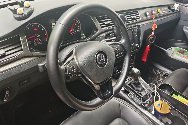 Used Volkswagen Passat 2017 330TSI DSG Luxury Edition Steering Wheel