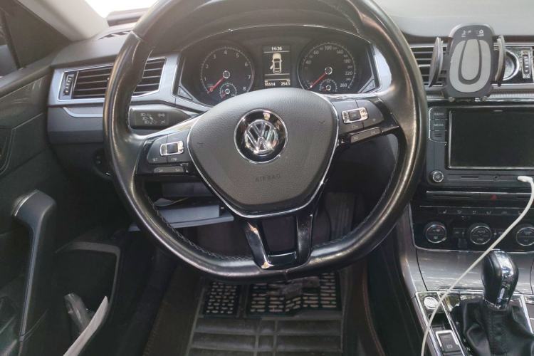 Used Volkswagen Passat 2017 330TSI DSG Luxury Edition Steering Wheel