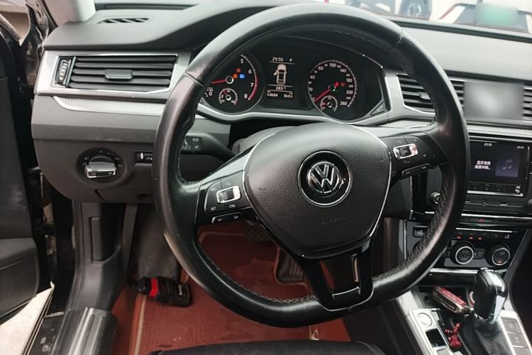 Used Volkswagen Passat 2017 330TSI DSG Luxury Edition Steering Wheel