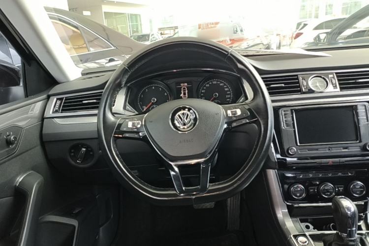 Used Volkswagen Passat 2017 330TSI DSG Luxury Edition Steering Wheel