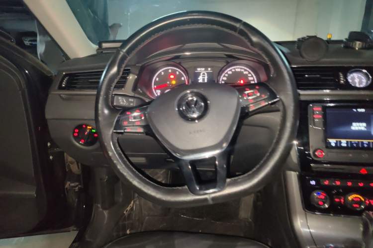 Used Volkswagen Passat 2017 330TSI DSG Prestige Edition Steering Wheel