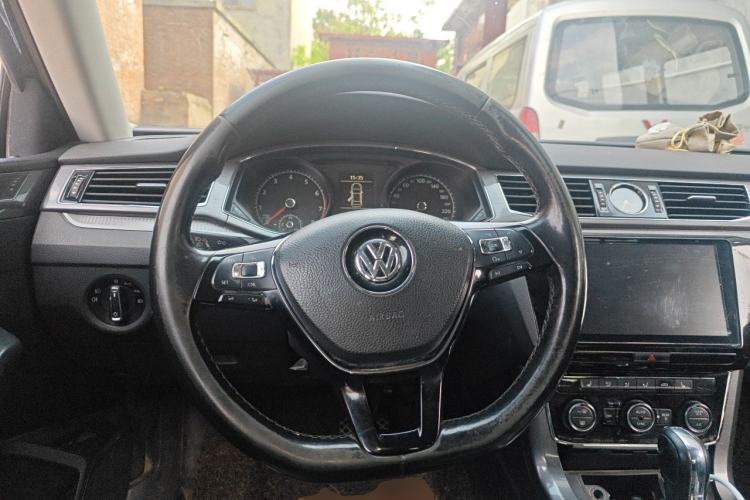 Used Volkswagen Passat 2017 280TSI DSG Luxury Edition Steering Wheel