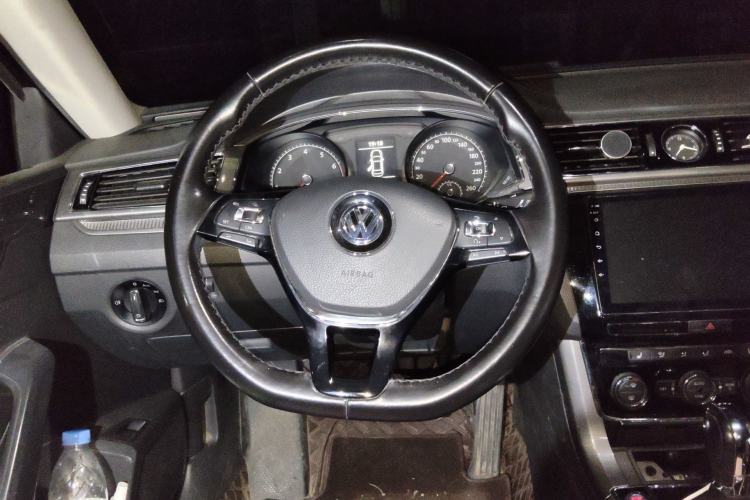 Used Volkswagen Passat 2017 330TSI DSG Luxury Edition Steering Wheel