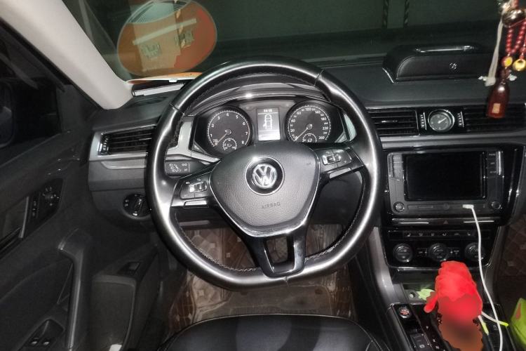Used Volkswagen Passat 2017 330TSI DSG Luxury Edition Steering Wheel