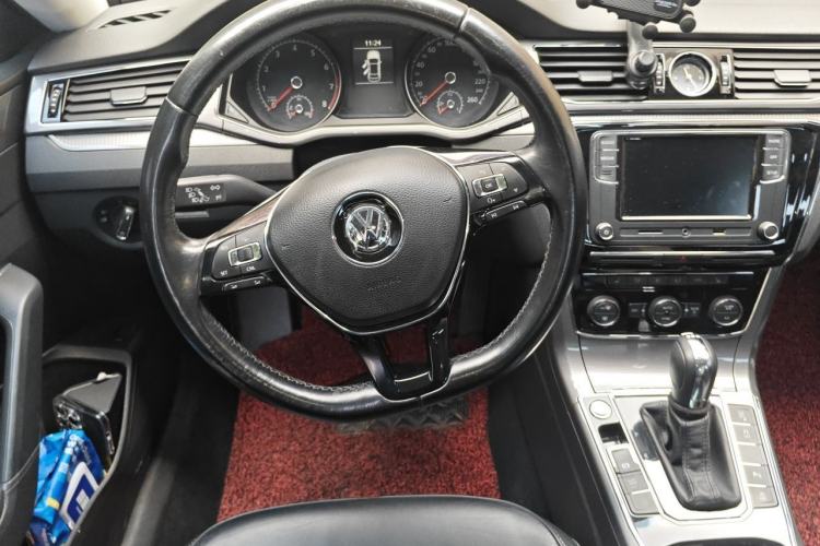 Used Volkswagen Passat 2017 280TSI DSG Luxury Edition Steering Wheel