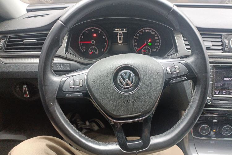 Used Volkswagen Passat 2017 330TSI DSG Luxury Edition Steering Wheel