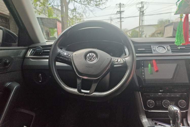 Used Volkswagen Passat 2017 330TSI DSG Luxury Edition Steering Wheel