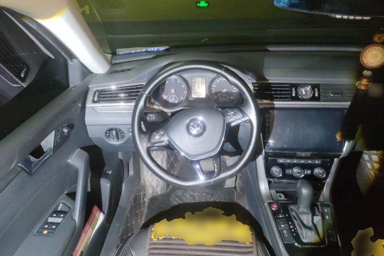 Used Volkswagen Passat 2017 330TSI DSG Luxury Edition Steering Wheel