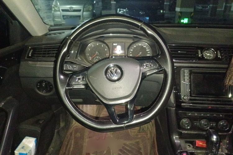 Used Volkswagen Passat 2017 330TSI DSG Prestige Edition Steering Wheel