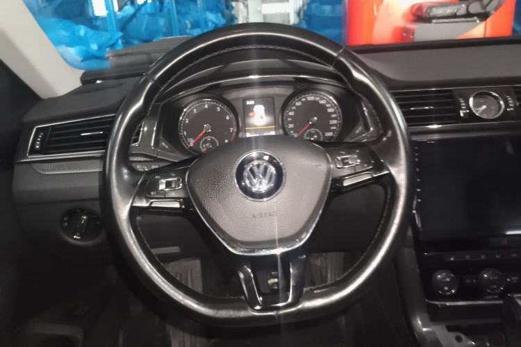 Used Volkswagen Passat 2017 330TSI DSG Luxury Edition Steering Wheel