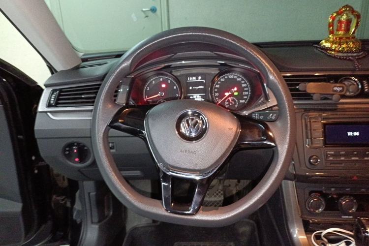 Used Volkswagen Passat 2017 280TSI DSG Luxury Edition Steering Wheel