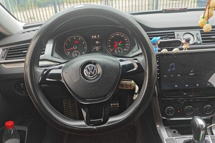 Used Volkswagen Passat 2017 1.8TSI DSG Government Procurement Version (CEA Engine) Steering Wheel
