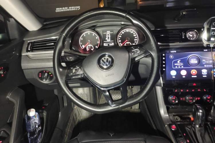 Used Volkswagen Passat 2017 330TSI DSG Luxury Edition Steering Wheel