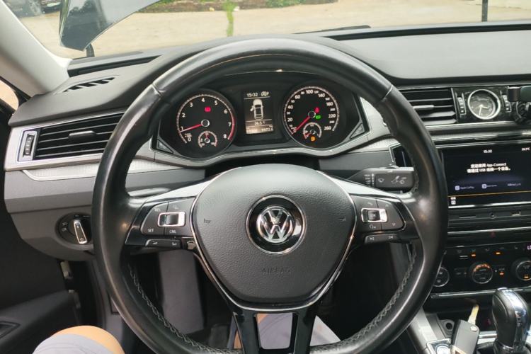 Used Volkswagen Passat 2017 330TSI DSG Luxury Edition Steering Wheel