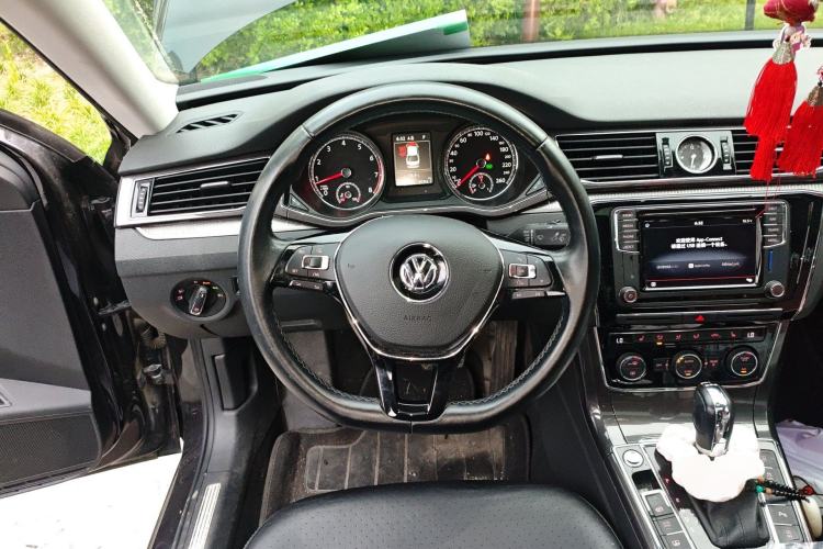 Used Volkswagen Passat 2017 330TSI DSG Prestige Edition Steering Wheel