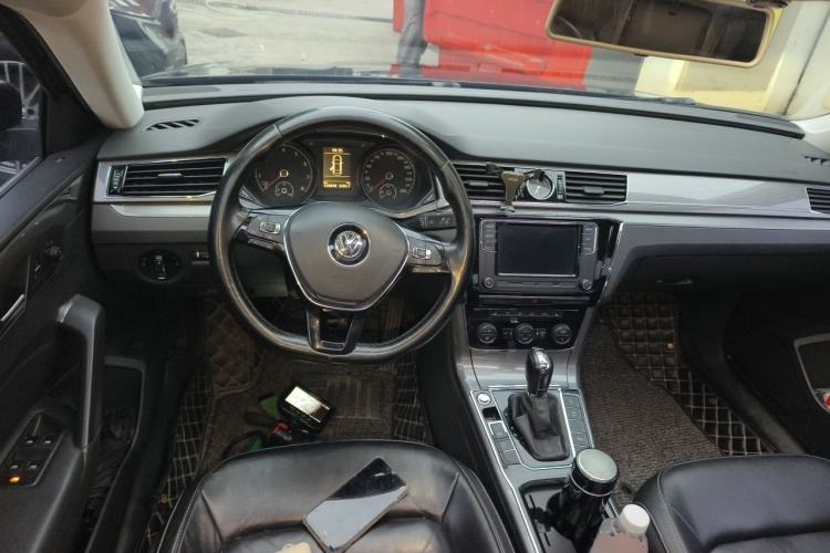 Used Volkswagen Passat 2017 330TSI DSG Luxury Edition Steering Wheel