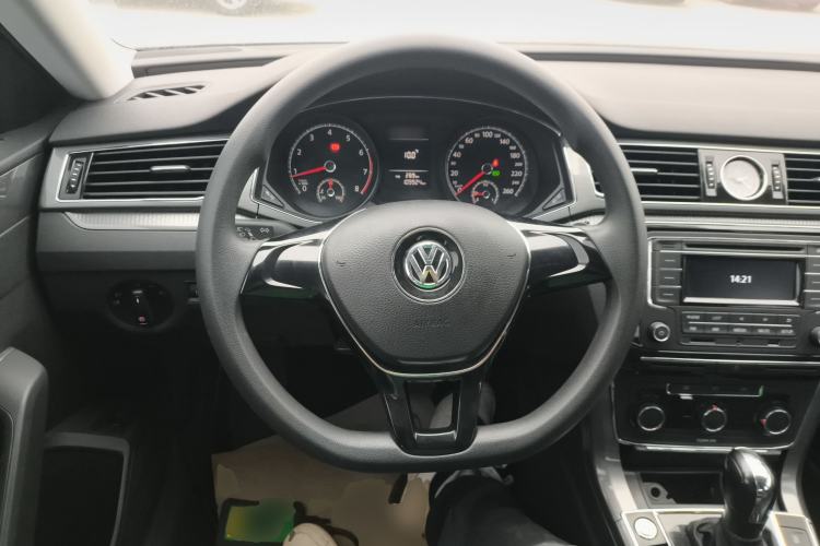 Used Volkswagen Passat 2017 330TSI DSG Luxury Edition Steering Wheel
